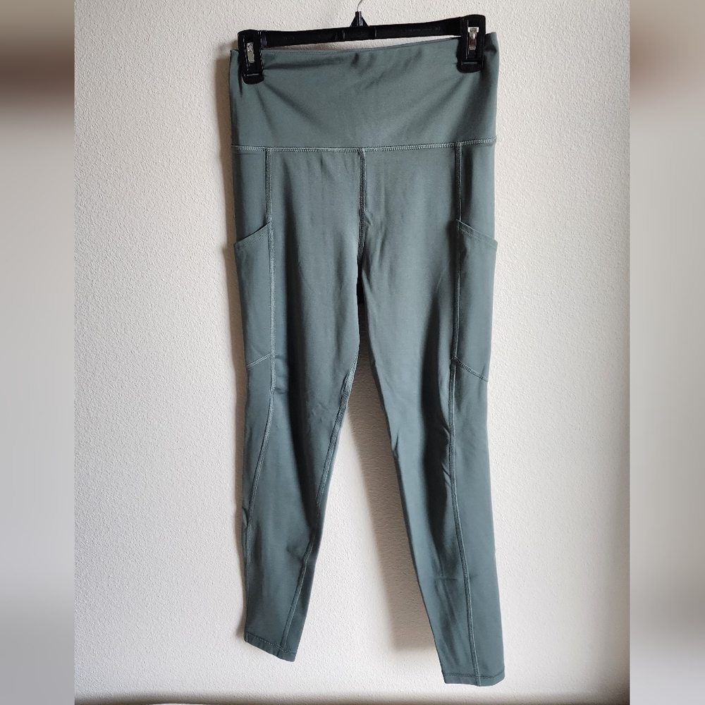 American Eagle Outfitters Green Leggings Sleek Design